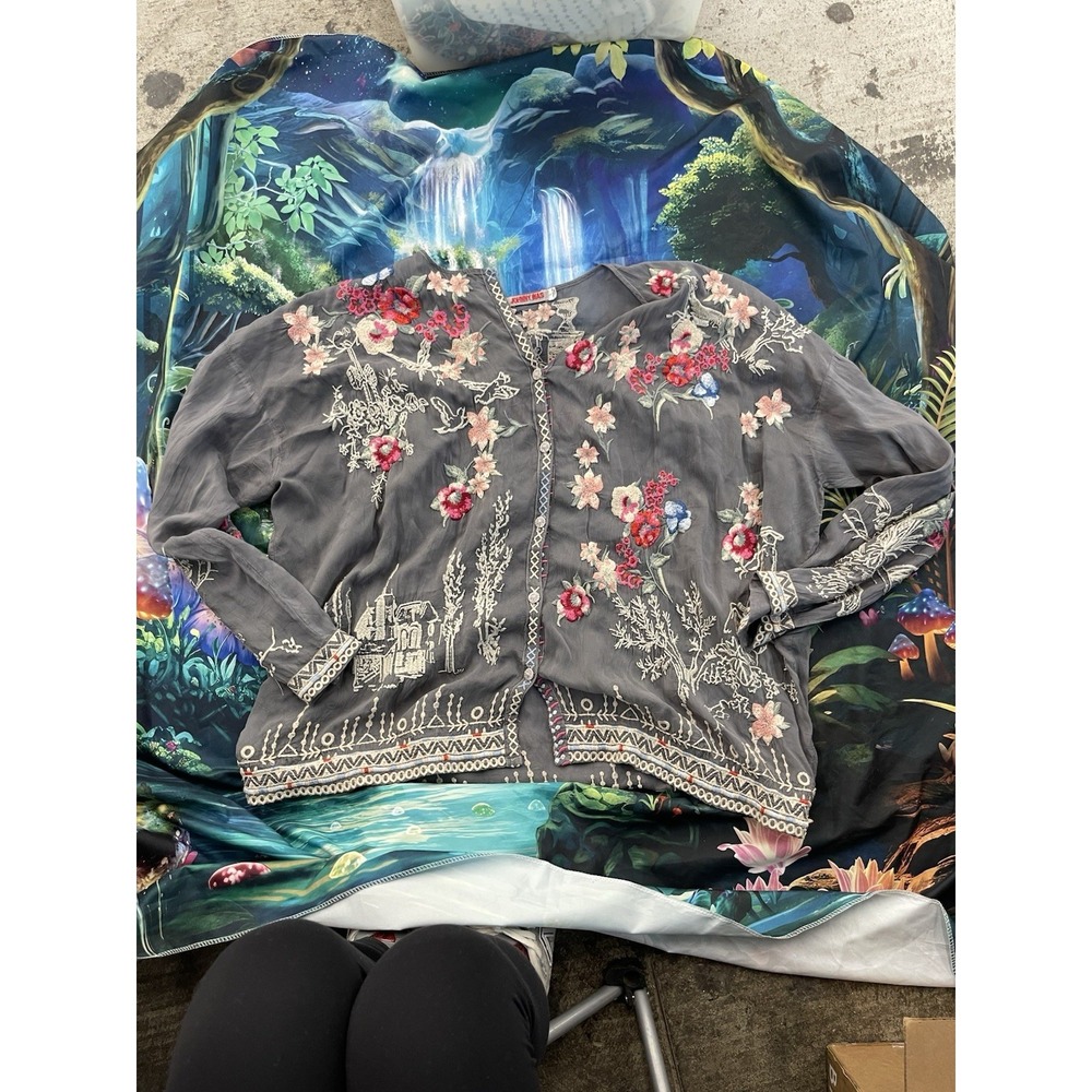 JOHNNY WAS Fully Embroidered Elias Blouse, Oversized L Cloud grey H52